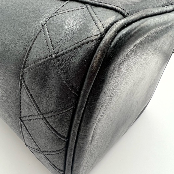 CHANEL Bicolore CC Logo Lambskin Cosmetics Vanity Bag. - Picture 9 of 13